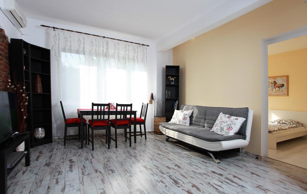 Raya Maisonette Sofia Rum bild
